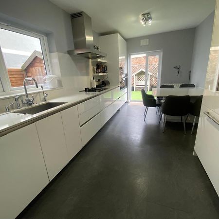 Private Rooms In Excellent Family House ,Zone 2 London Exteriör bild